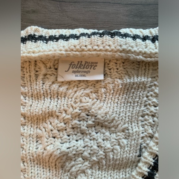 Taylor Swift “The Cardigan” Album Folklore Cardigan - Picture 6 of 9